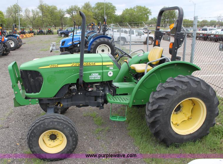 image for item 6287 2005 John Deere 5225 tractor