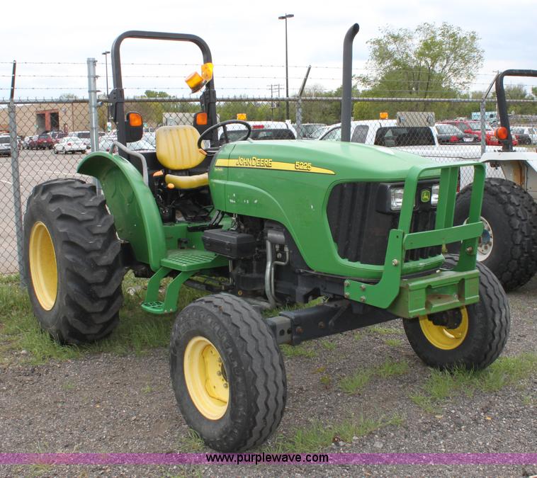 image for item 6287 2005 John Deere 5225 tractor
