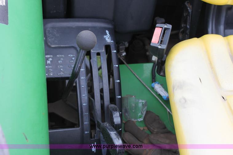 image for item 6287 2005 John Deere 5225 tractor