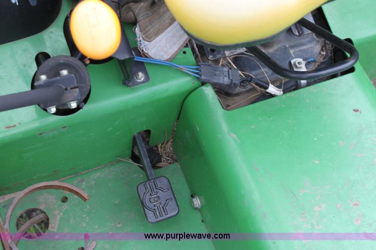 image for item 6287 2005 John Deere 5225 tractor