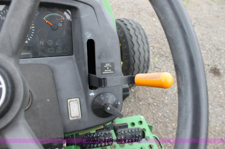 image for item 6287 2005 John Deere 5225 tractor