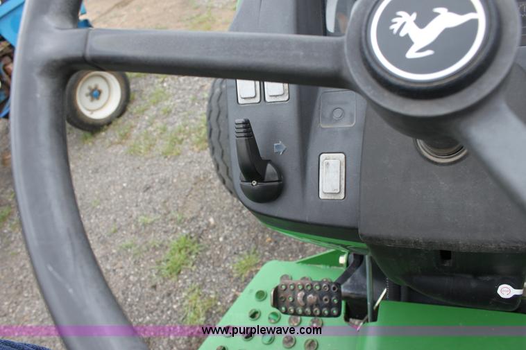 image for item 6287 2005 John Deere 5225 tractor