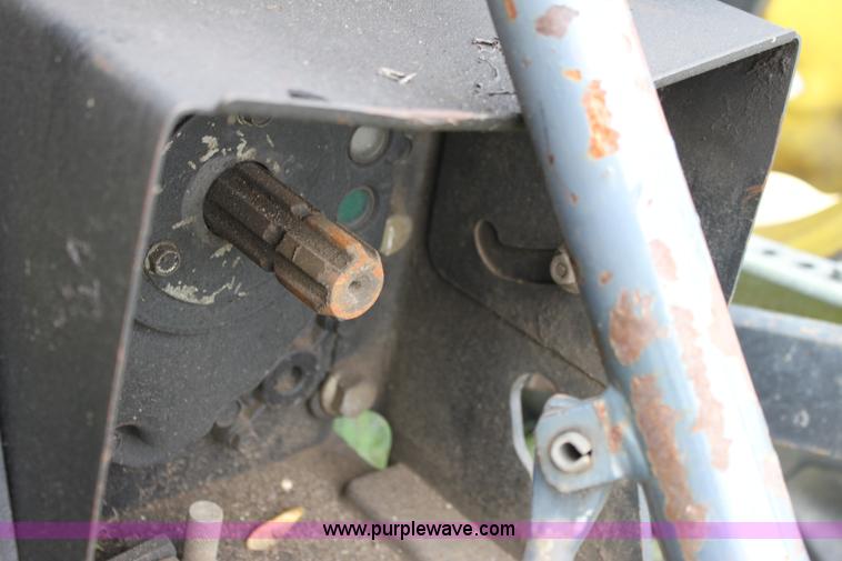 image for item 6287 2005 John Deere 5225 tractor