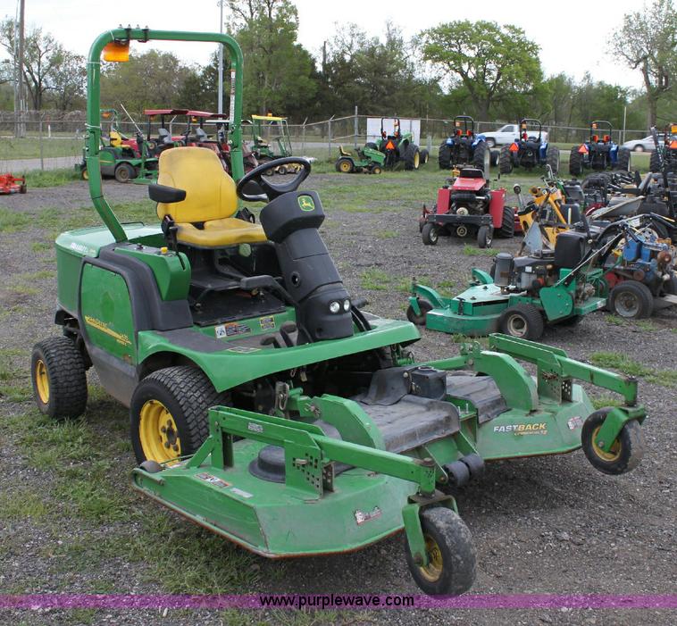 image for item 6367 2005 John Deere F1435 commercial riding lawn mower