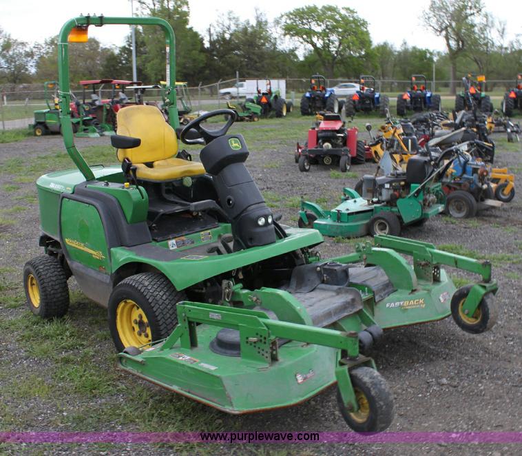 image for item 6367 2005 John Deere F1435 commercial riding lawn mower