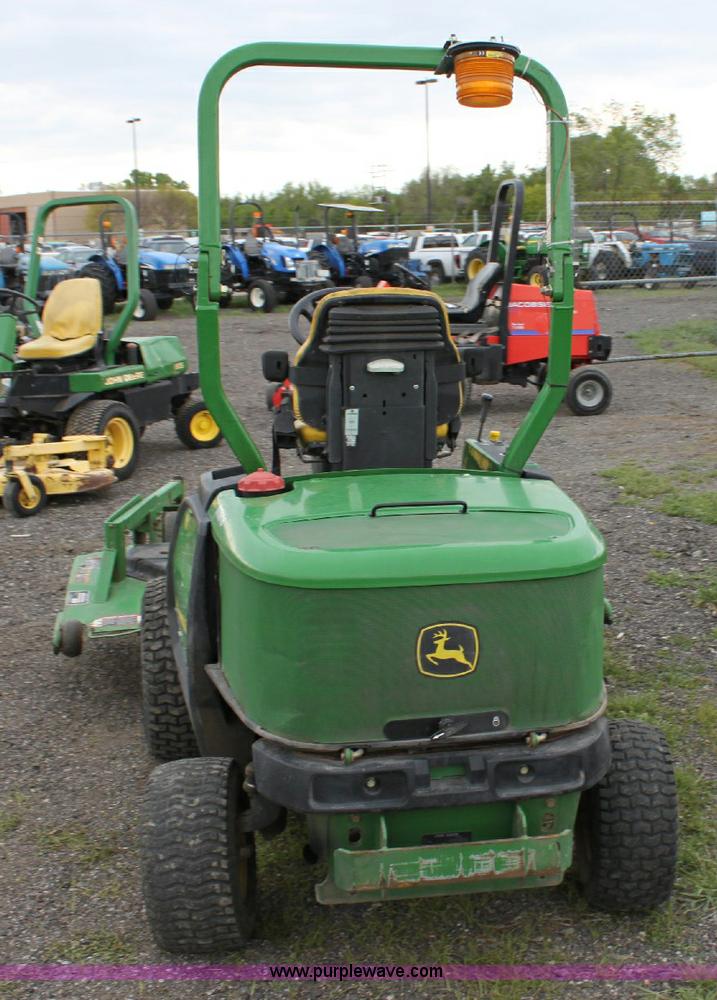 image for item 6367 2005 John Deere F1435 commercial riding lawn mower