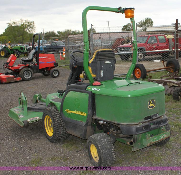 image for item 6367 2005 John Deere F1435 commercial riding lawn mower
