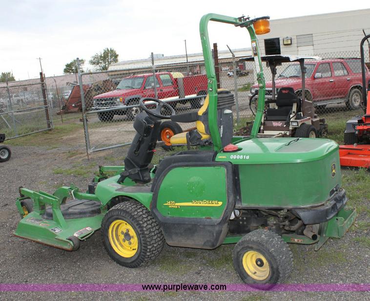 image for item 6367 2005 John Deere F1435 commercial riding lawn mower