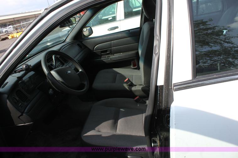 image for item 6377 2008 Ford Crown Victoria Police Interceptor