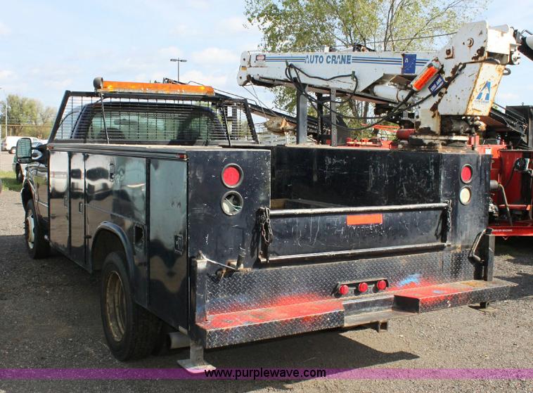 image for item 6380 2002 Ford F550 XL Super Duty service pickup truck