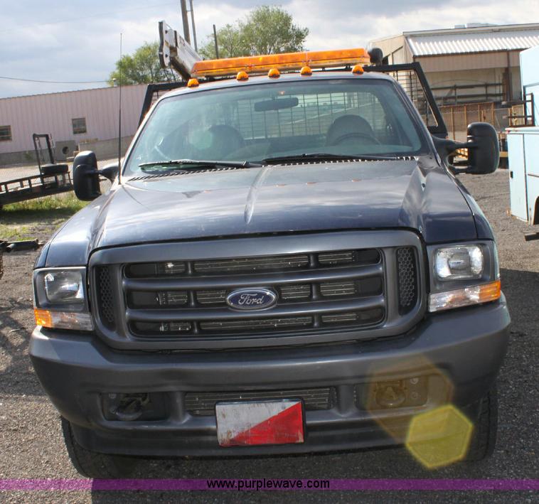 image for item 6380 2002 Ford F550 XL Super Duty service pickup truck