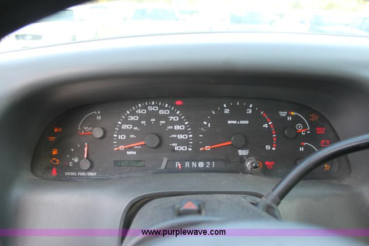 image for item 6380 2002 Ford F550 XL Super Duty service pickup truck