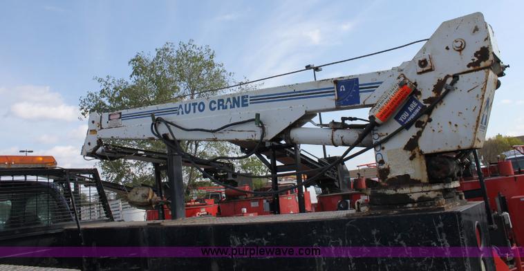 image for item 6380 2002 Ford F550 XL Super Duty service pickup truck