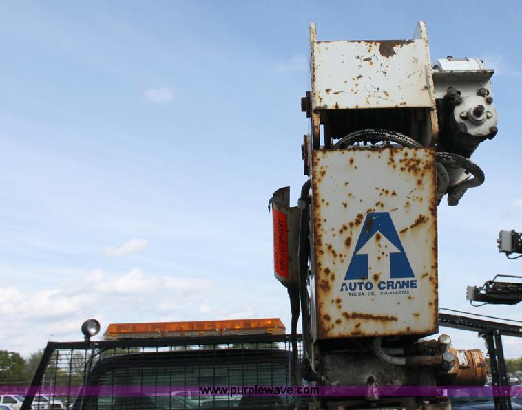 image for item 6380 2002 Ford F550 XL Super Duty service pickup truck