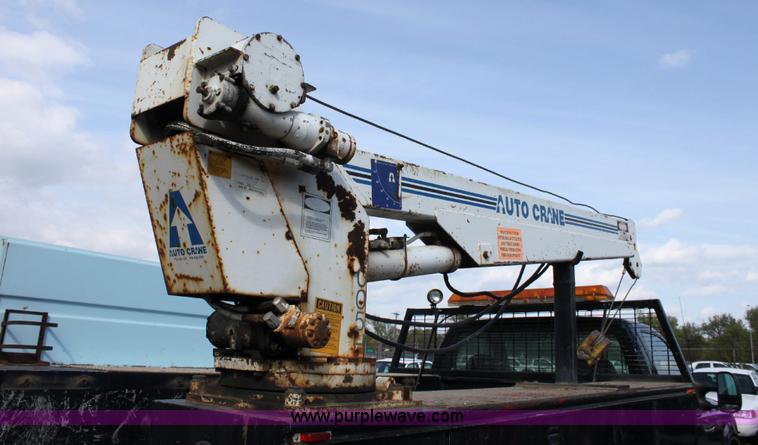 image for item 6380 2002 Ford F550 XL Super Duty service pickup truck