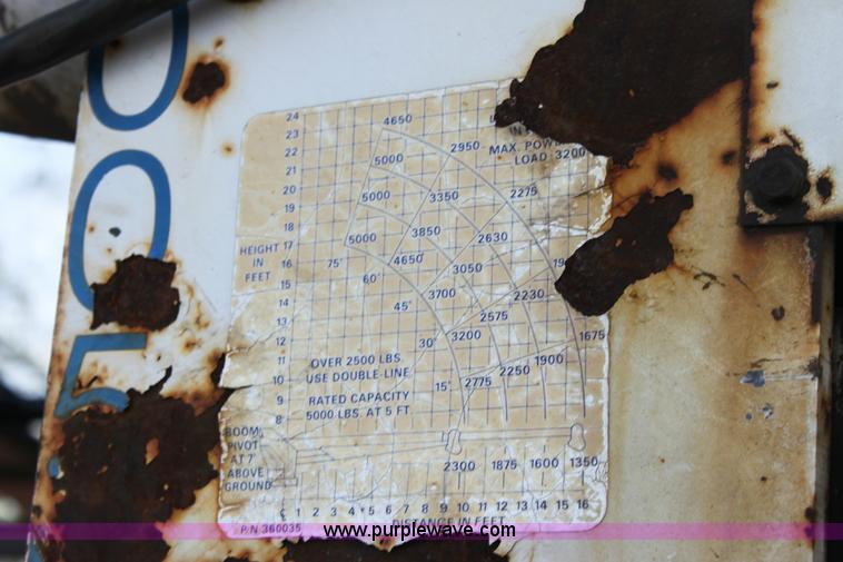 image for item 6380 2002 Ford F550 XL Super Duty service pickup truck