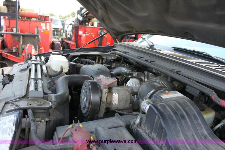 image for item 6380 2002 Ford F550 XL Super Duty service pickup truck