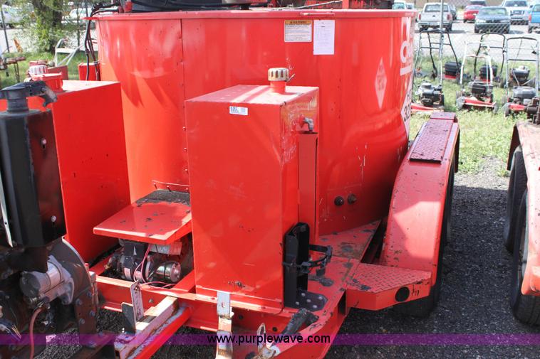 image for item 6382 2005 Crafco E-Z Pour 400D melter applicator