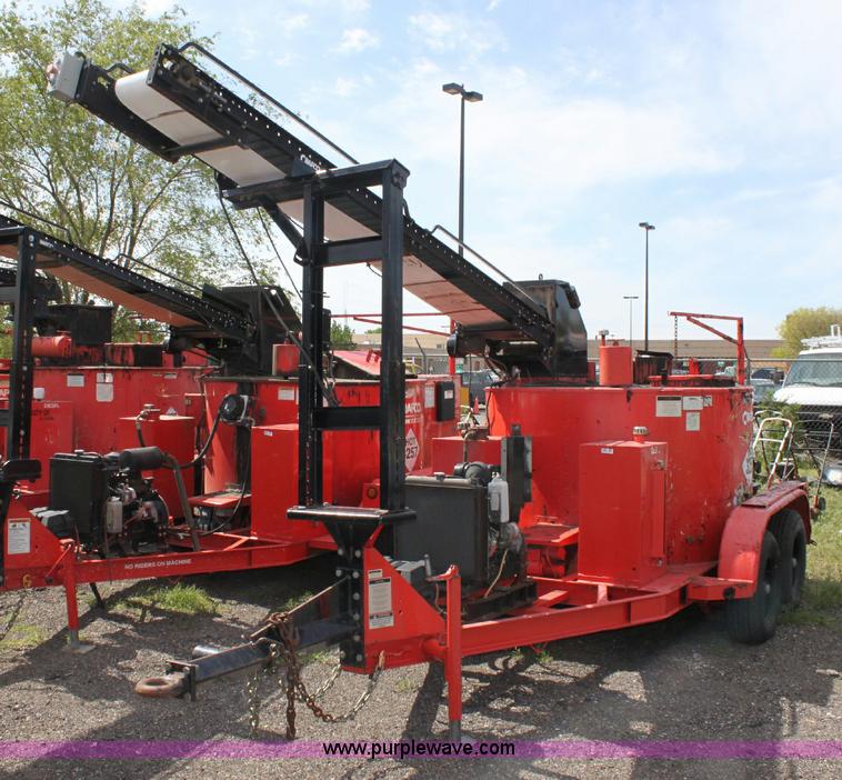 image for item 6386 2003 Crafco E-Z Pour 400D melter applicator