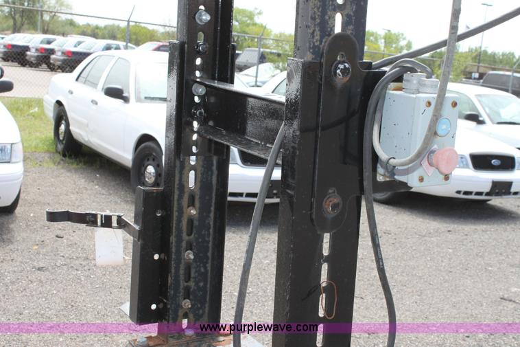 image for item 6388 2005 Crafco E-Z Pour 400D melter applicator