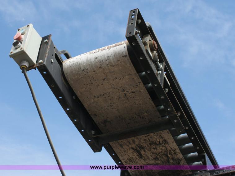 image for item 6388 2005 Crafco E-Z Pour 400D melter applicator