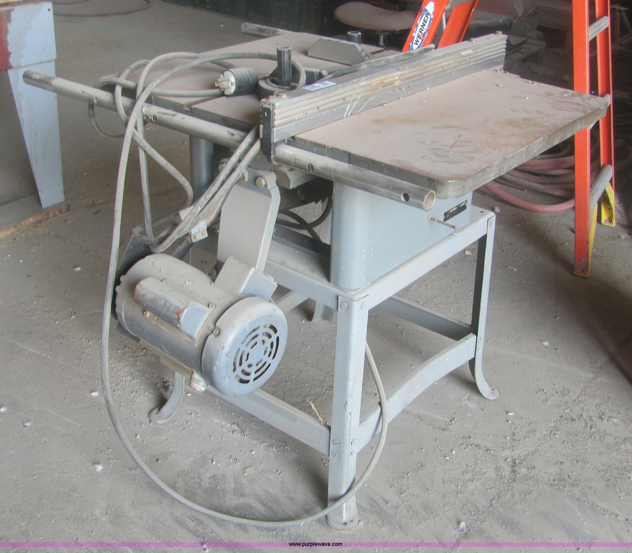 Rockwell 10" table saw in Wichita, KS Item 6358 sold Purple Wave