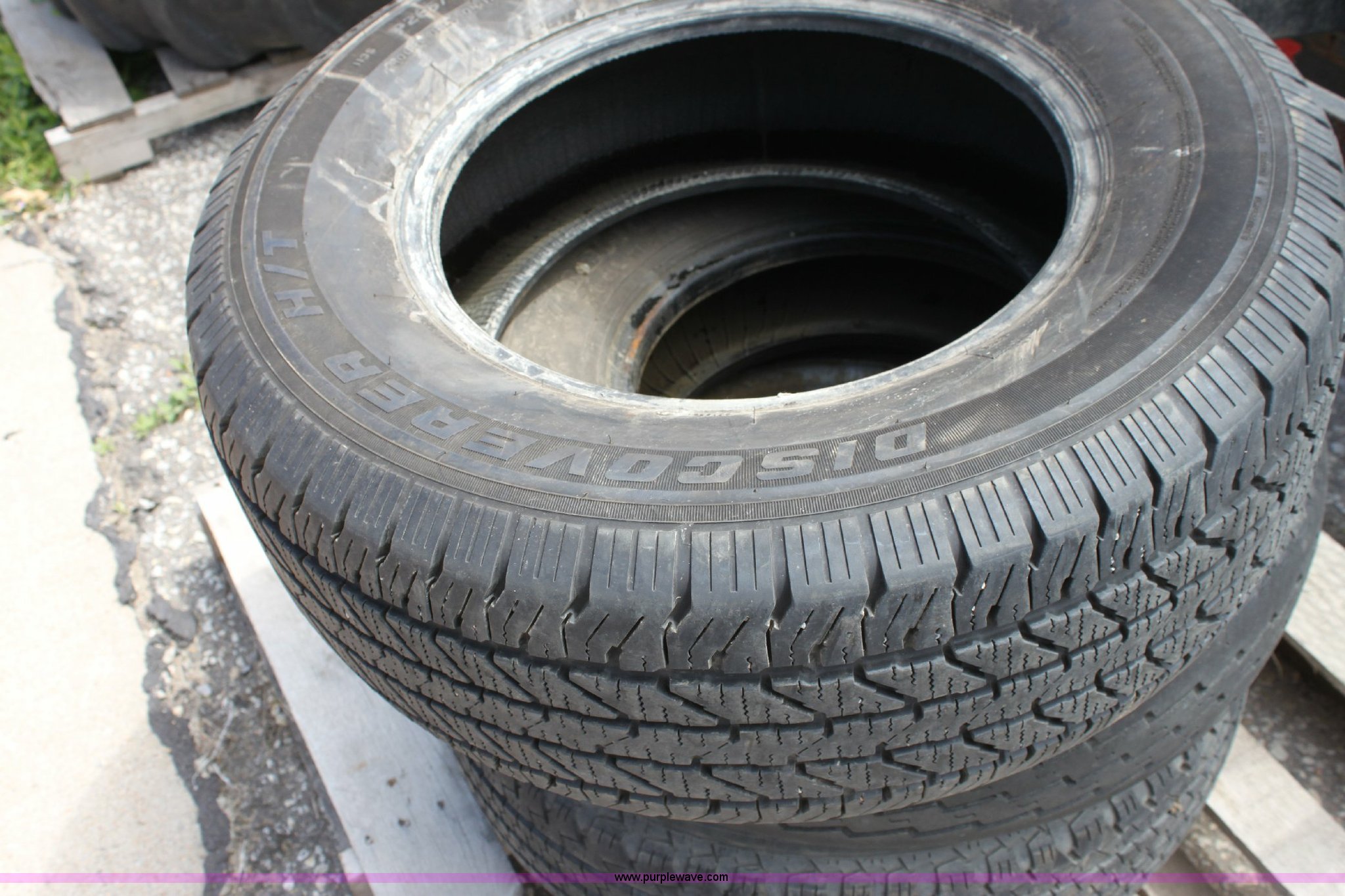 (3) tires in Wichita, KS Item 6400 sold Purple Wave