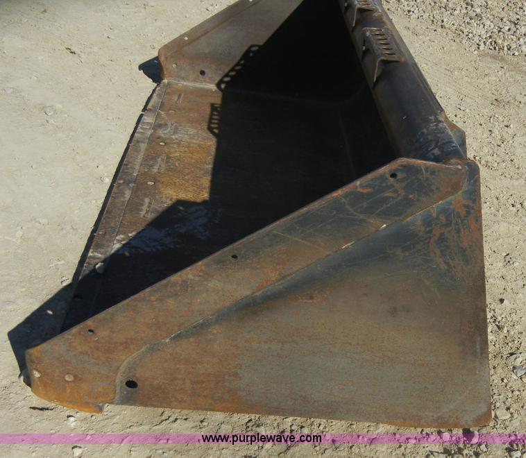 image for item 2040 Bobcat Lo Pro bucket