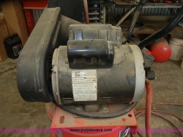 image for item 2042 Husky Pro 26 gallon air compressor