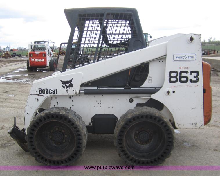 image for item 2992 2000 Bobcat 863 skid steer
