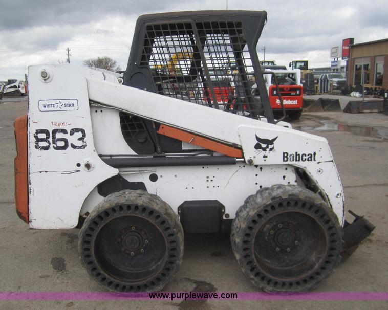 image for item 2992 2000 Bobcat 863 skid steer