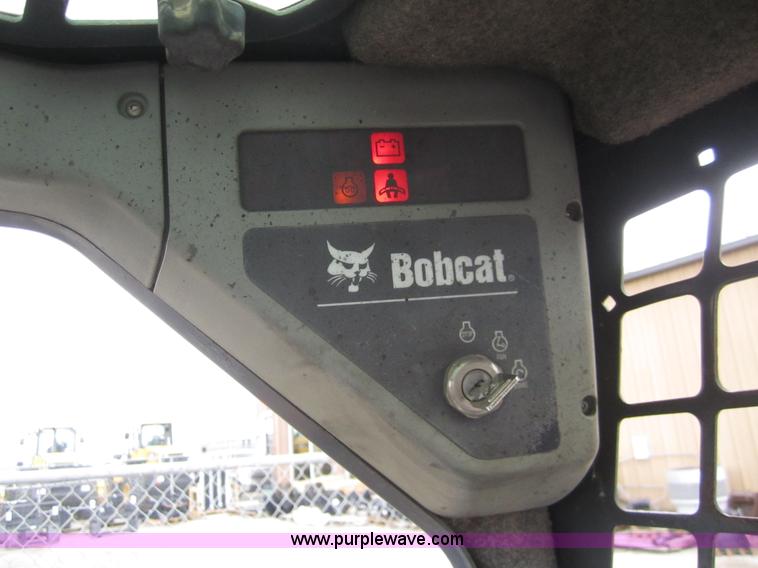 image for item 2992 2000 Bobcat 863 skid steer