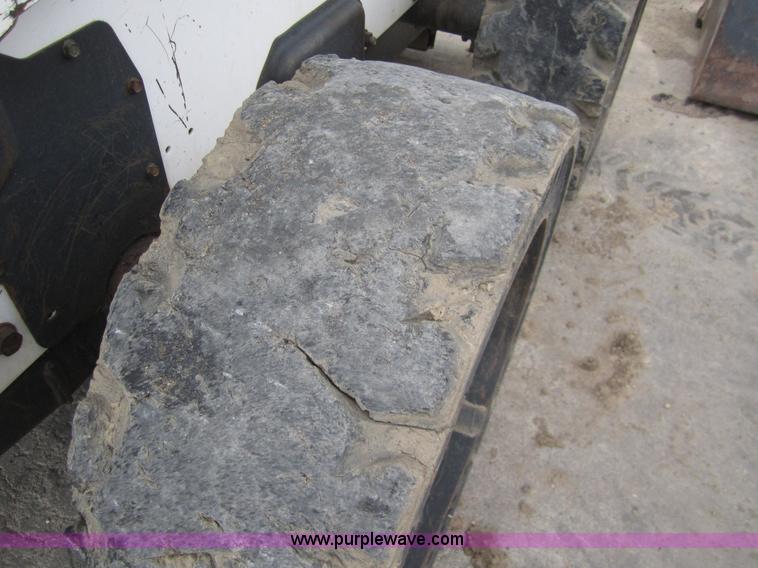 image for item 2992 2000 Bobcat 863 skid steer