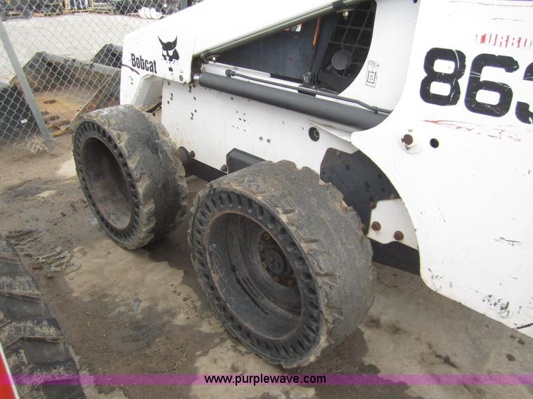 image for item 2992 2000 Bobcat 863 skid steer