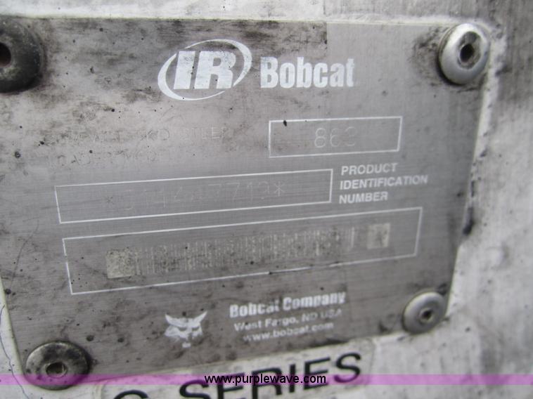 image for item 2992 2000 Bobcat 863 skid steer