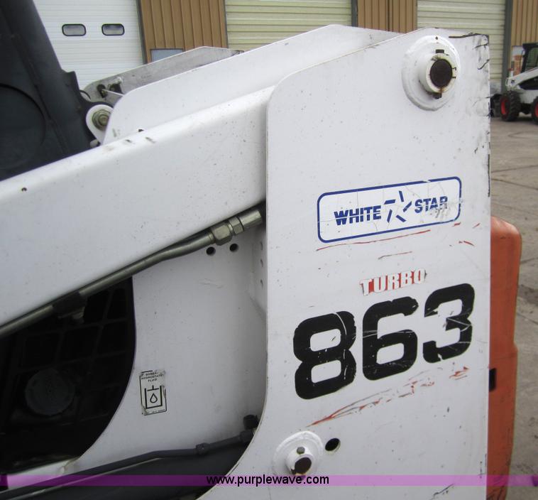 image for item 2992 2000 Bobcat 863 skid steer