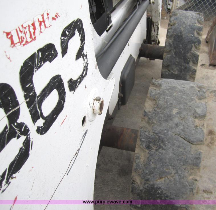 image for item 2992 2000 Bobcat 863 skid steer