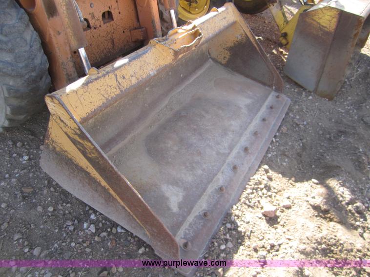 image for item 2995 Case 40XT skid steer