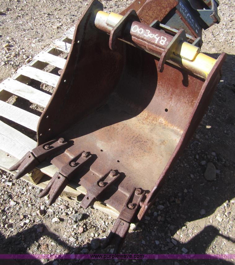 image for item 3000 Bobcat 337 24" bucket