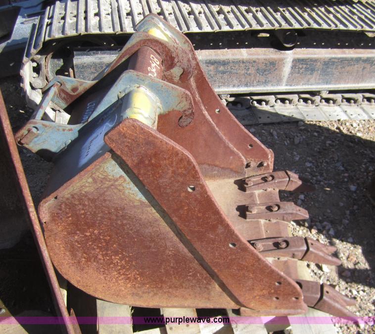 image for item 3000 Bobcat 337 24" bucket