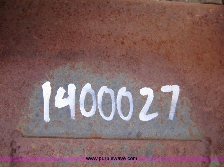 image for item 3000 Bobcat 337 24" bucket