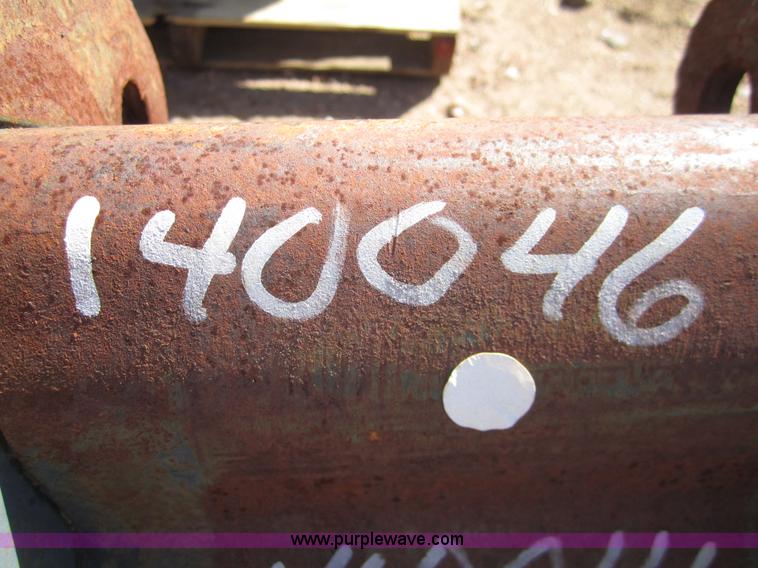 image for item 3002 Bobcat 337 24" bucket