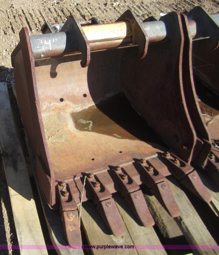 image for item 3003 Bobcat 331 24" bucket