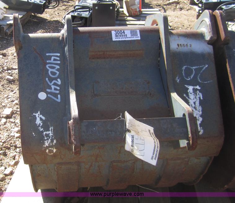 image for item 3004 Bobcat 331 20" bucket
