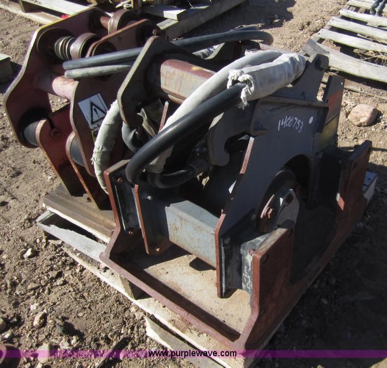image for item 3012 Bobcat PC30 compactor