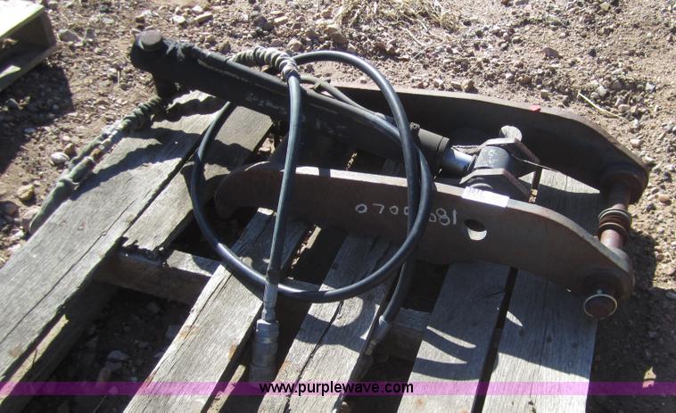 image for item 3017 Bobcat 331 C-series clamp