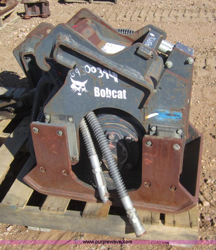 image for item 3019 Bobcat PC30 vibratory compactor