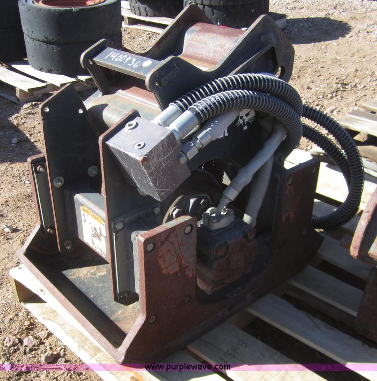 image for item 3019 Bobcat PC30 vibratory compactor