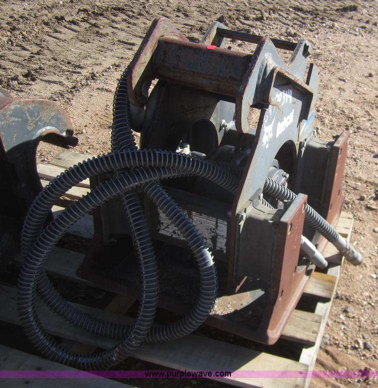 image for item 3019 Bobcat PC30 vibratory compactor