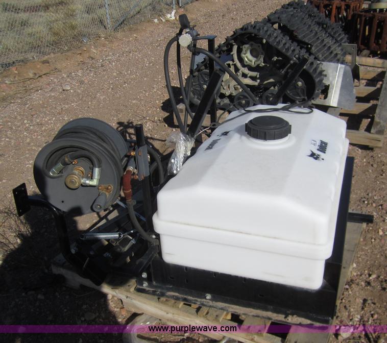 image for item 3024 Bobcat sprayer 40 attachment